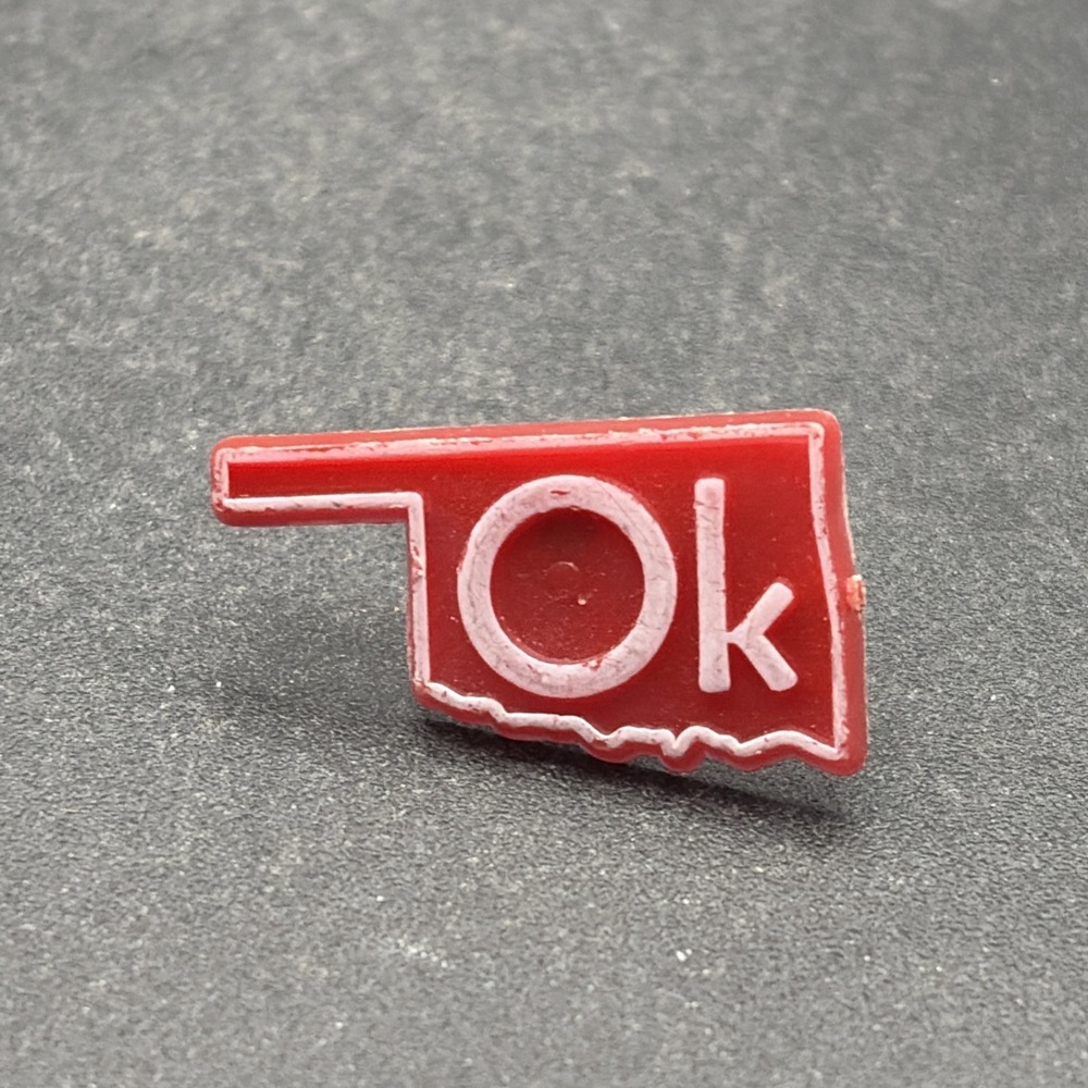 Vintage Oklahoma Ok Red Plastic State Outline Lapel Hat Pin